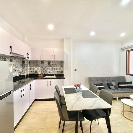 Sky Hotel Central Phnom Penh - Rooms & Apartments Экстерьер фото
