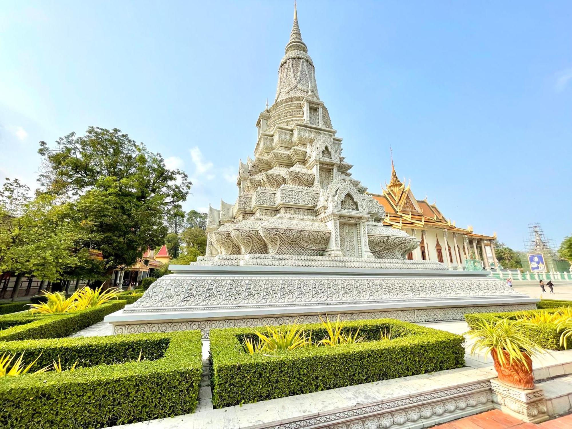 Sky Hotel Central Phnom Penh - Rooms & Apartments Экстерьер фото