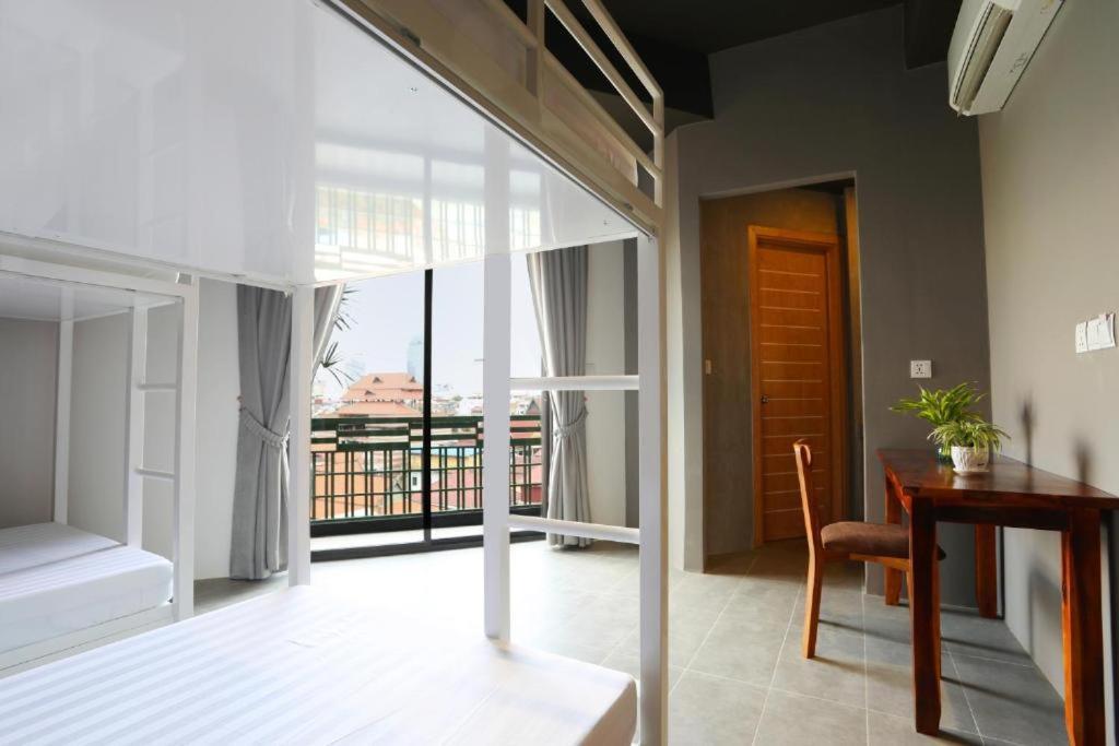 Sky Hotel Central Phnom Penh - Rooms & Apartments Экстерьер фото
