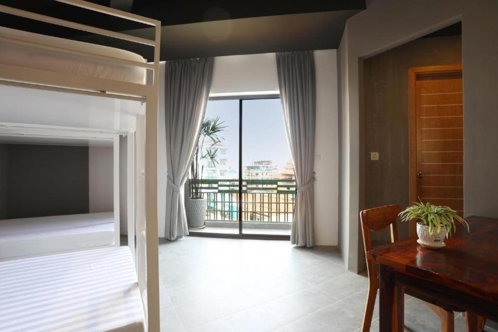 Sky Hotel Central Phnom Penh - Rooms & Apartments Экстерьер фото