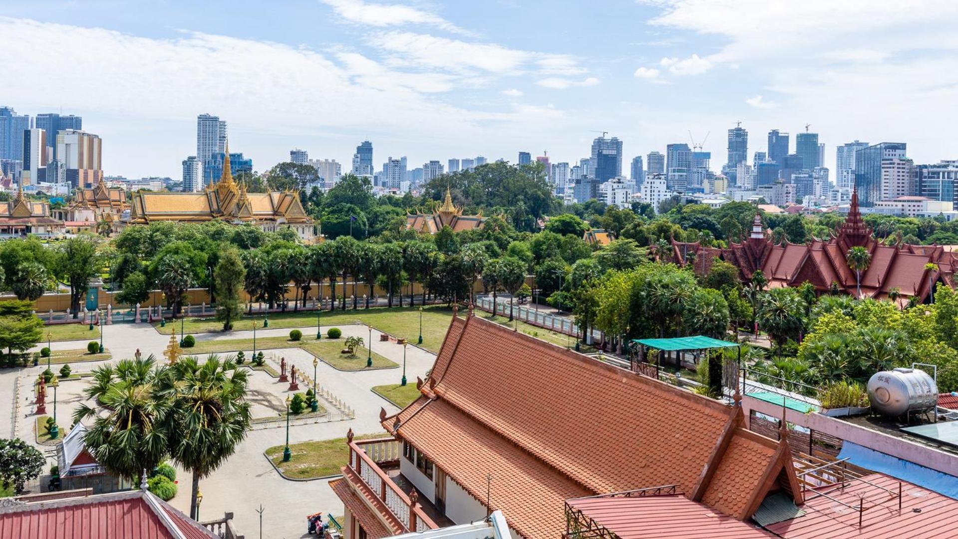 Sky Hotel Central Phnom Penh - Rooms & Apartments Экстерьер фото