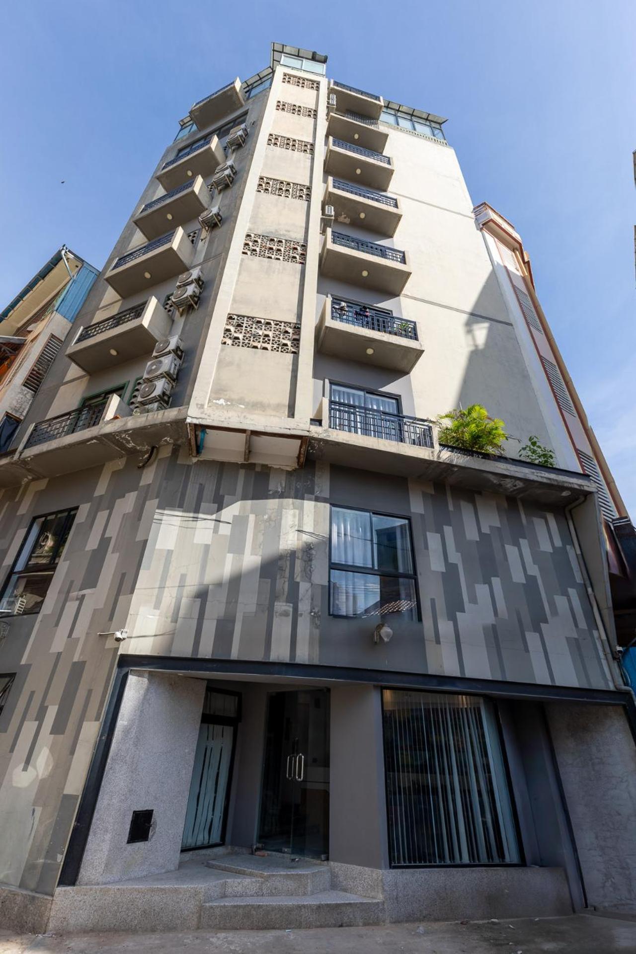 Sky Hotel Central Phnom Penh - Rooms & Apartments Экстерьер фото